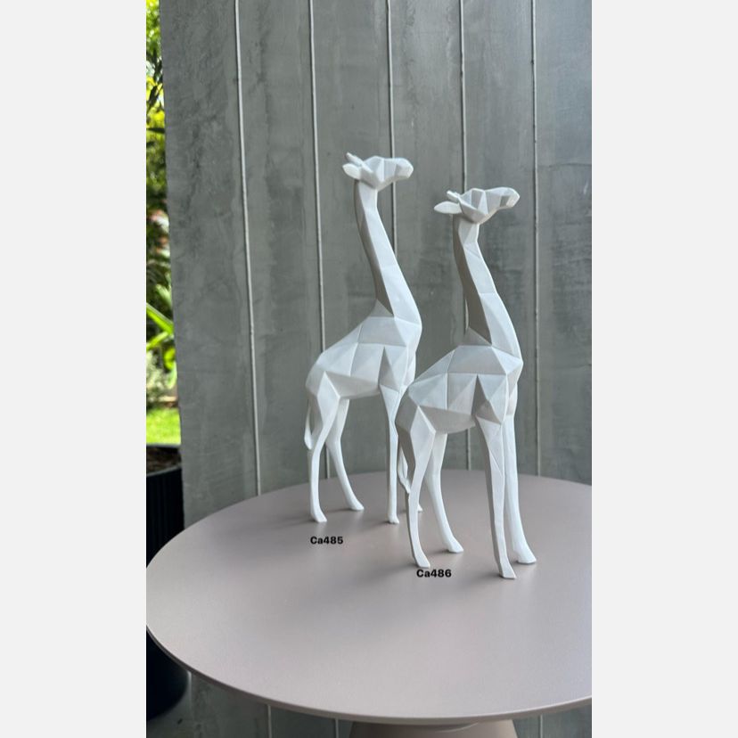 Articulo decorativo jirafa blanco grande 12cm* 5cm* 37cm